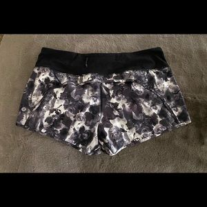 Black and white floral lululemon size 10 shorts
